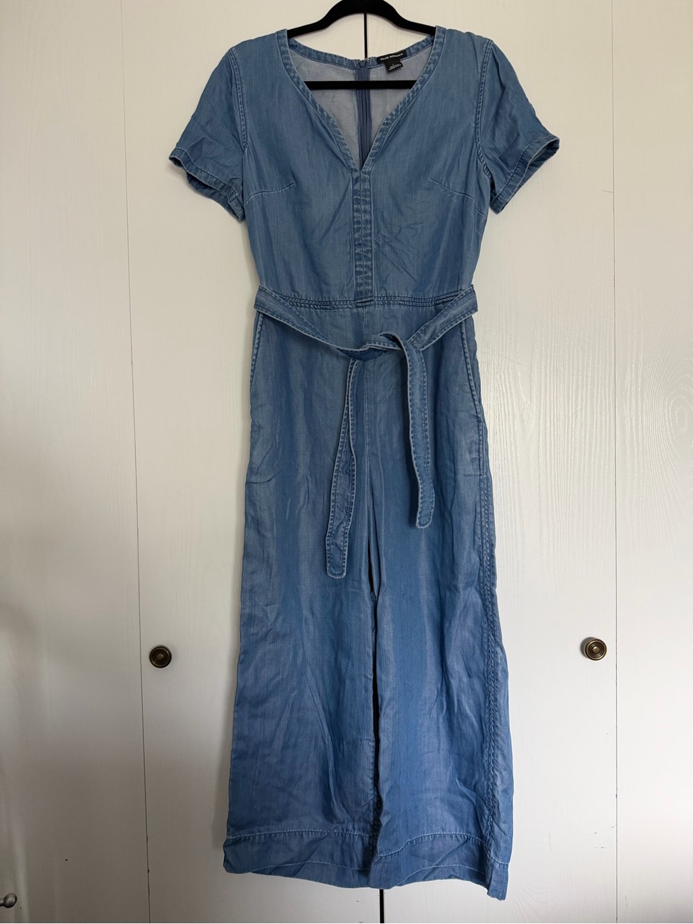 Club Monaco Light Blue Denim Jumpsuit with Tie Waist Size 4 Women’s
